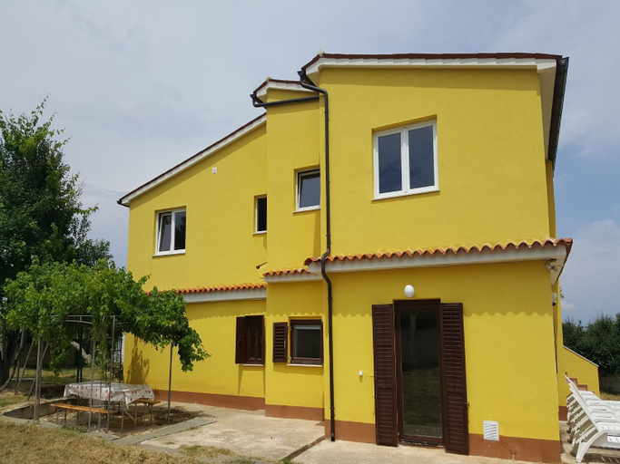 Others 3, Apartment Stanko, Ližnjan