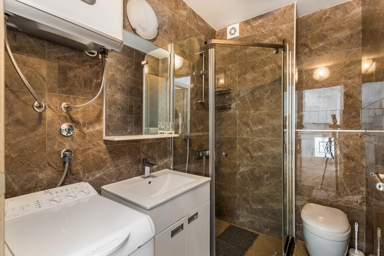 Bathroom 3, Apartments BEATRICE Rafailovici