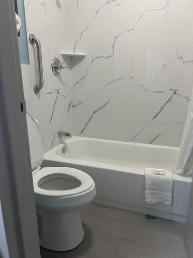 Bathroom 3, American Inn  - Pontotoc, Pontotoc