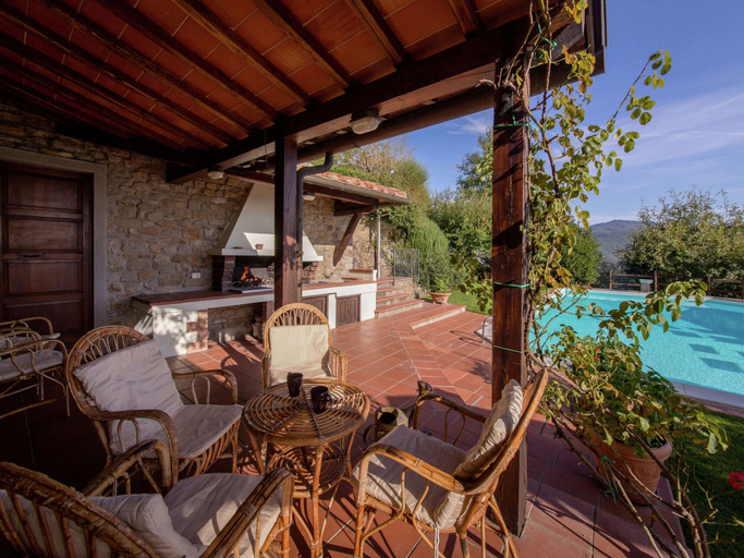 Others 3, Villa in Tuscany With Pool and Valley Views, Arezzo