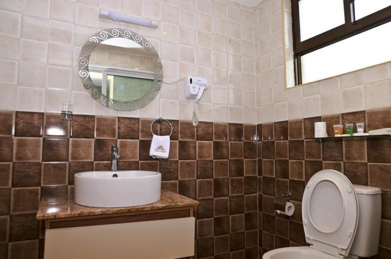 Bathroom 4, Hylise Hotel, Naivasha