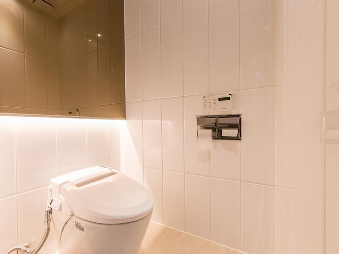 Bathroom 9