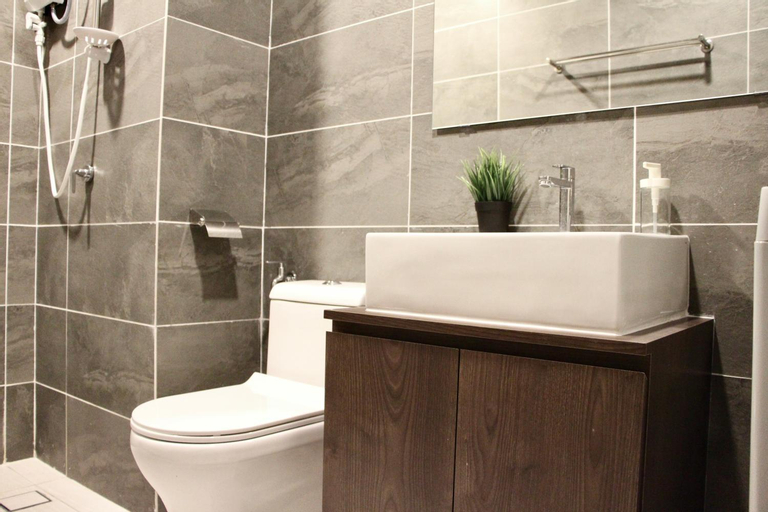 Bathroom 7