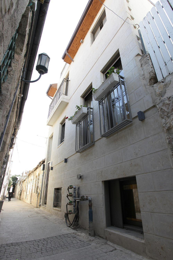 Others 5, Modern Home In The Heart of Nachlaot