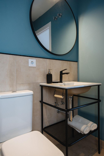 Bathroom 3, Lola de Triana Apartments, Sevilla