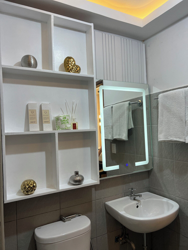 Bathroom 3, Rinann's Condotel Davao, Davao City
