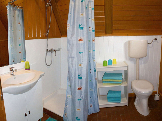 Bathroom, Small Pet-friendly Holiday Park With Nassfeld Card in High Season, Hermagor