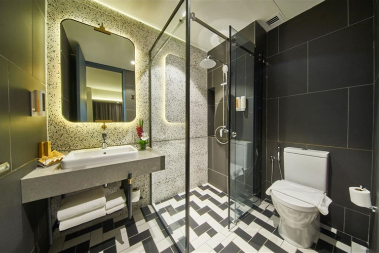 Bathroom 15