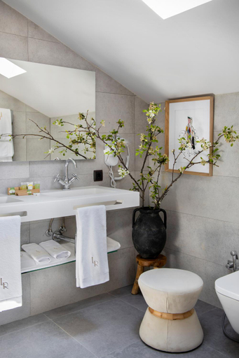 Bathroom, Los Rosales Hotel, Segovia