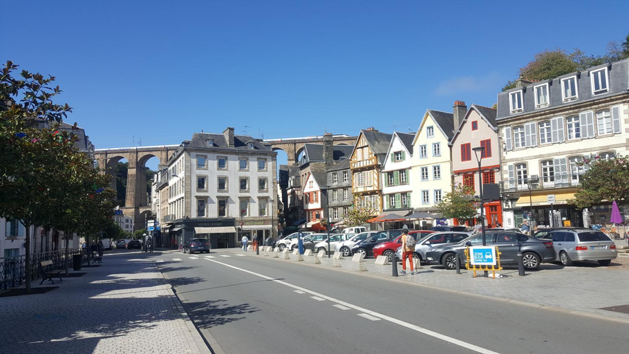 Exterior view, Les Appartements de Viarmes et de Guernisac, Finistère
