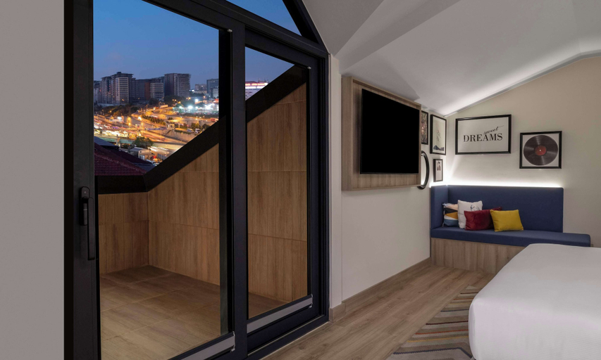 Bedroom 3, Hampton By Hilton Istanbul Merter, Zeytinburnu
