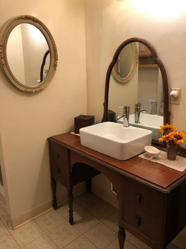 Bathroom 3, Near the pier, Clatsop