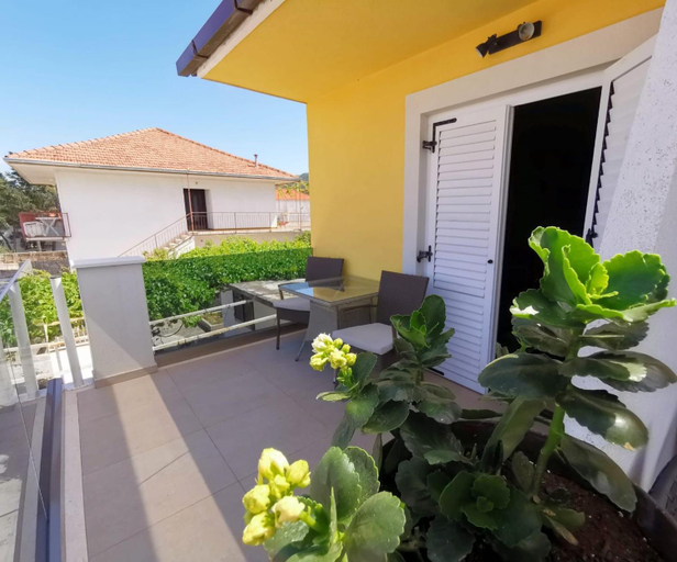 Balcony/terrace 2, Jelsa View Apartments, Jelsa