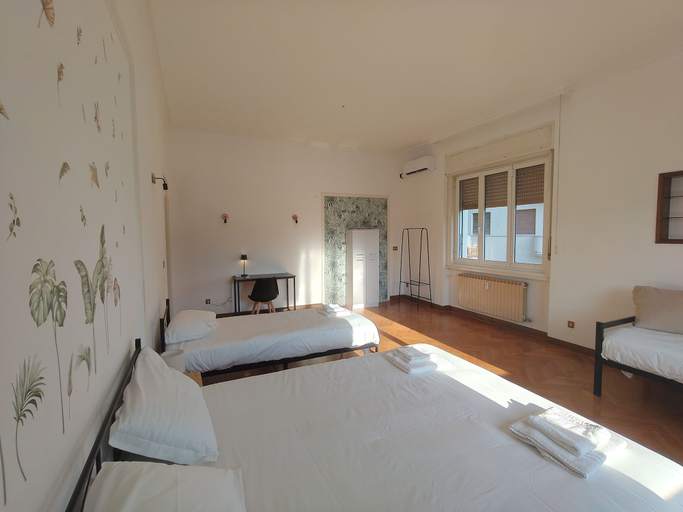 Others 5, Dock Bay Lodge Hostel, Trieste