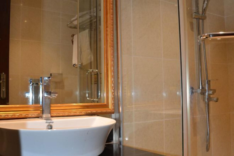Bathroom 3, Haiyue Holiday Hotel, Yangjiang