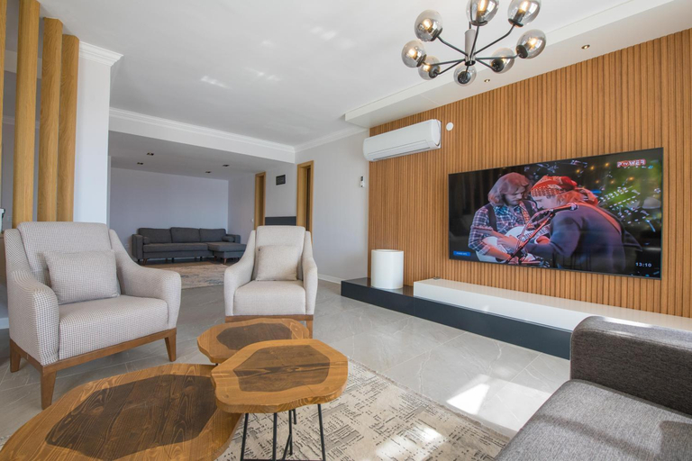 Shared lounge/TV area 3, BEACHFRONT SARI VILLA WITH PRIVATE SWIMMING POOL, Kaş