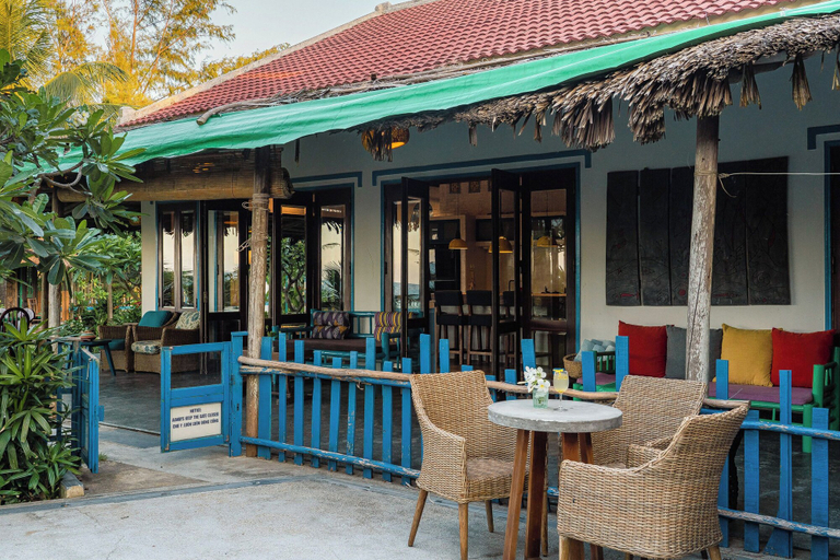 Food & Drinks 5, Holiday Villa 3BR Sea View An Bang Beach, Da Nang