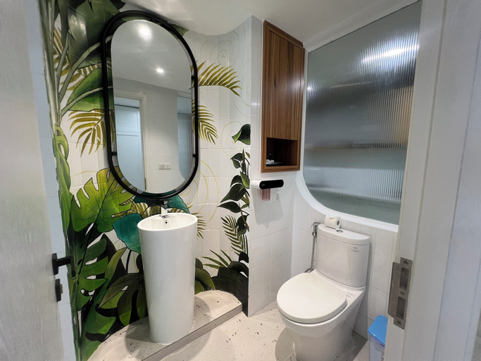 Bathroom 8