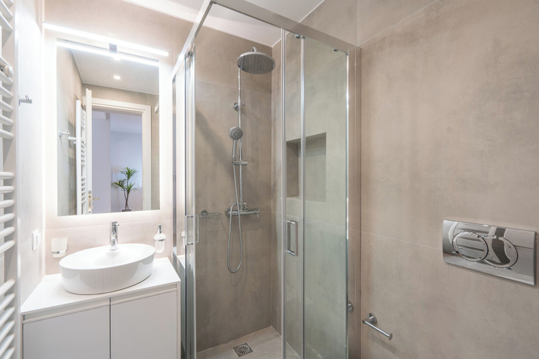Bathroom 4, Luxury Apartment next to the National Museum, Attica