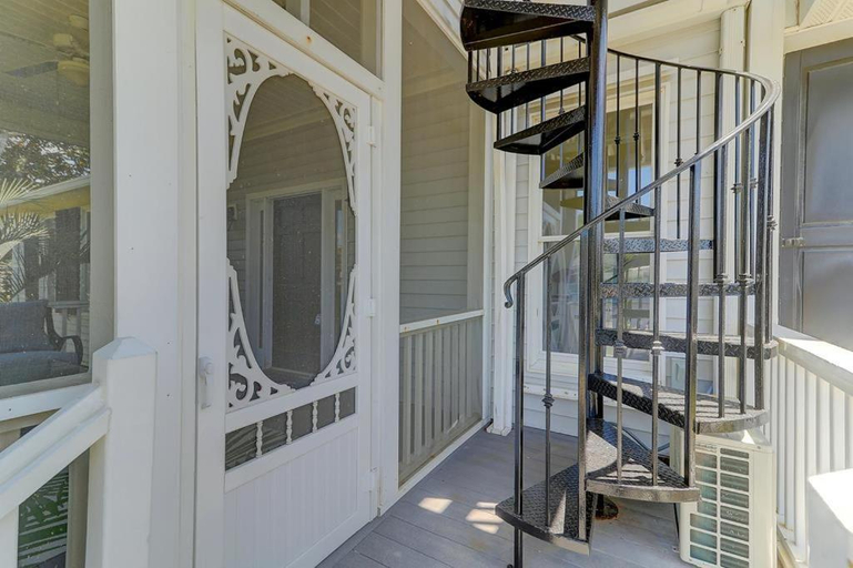 Others 5, 8 44th Avenue, Charleston