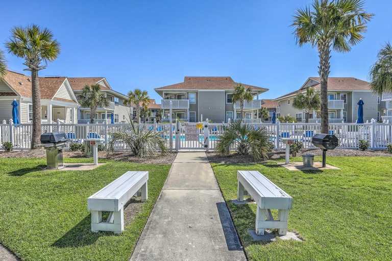 Walk to Beach North Myrtle Condo!, Horry