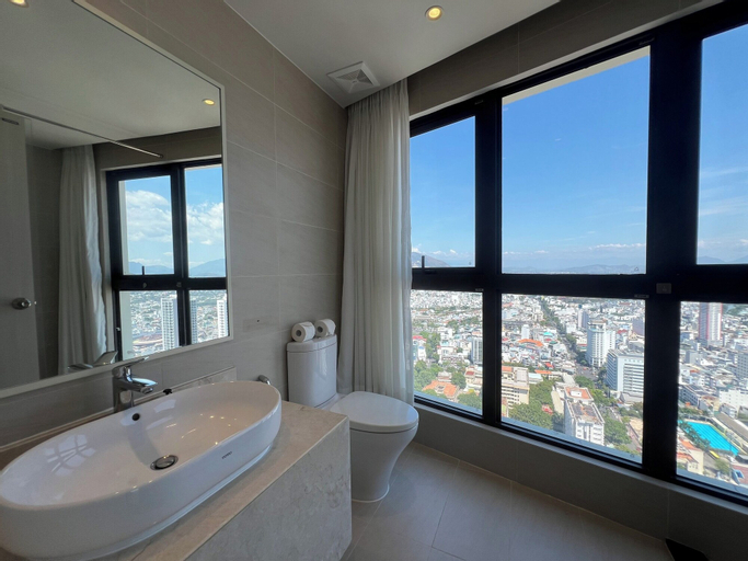 Bathroom 7