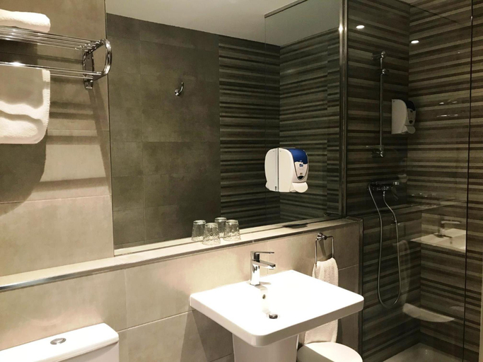 Bathroom 4, Hotel Mirador, Madrid