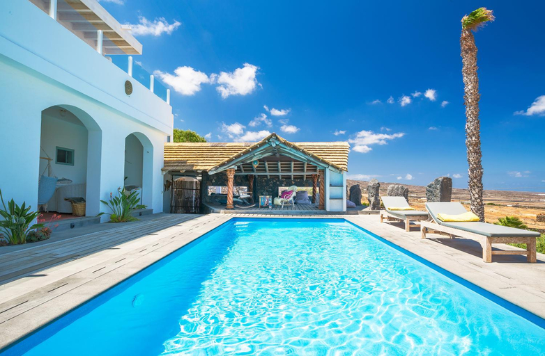 Sport & Beauty 2, Villa Palacio and Yurt - 2 Pools - Hot Tub - Fantastic Sea Views, Las Palmas