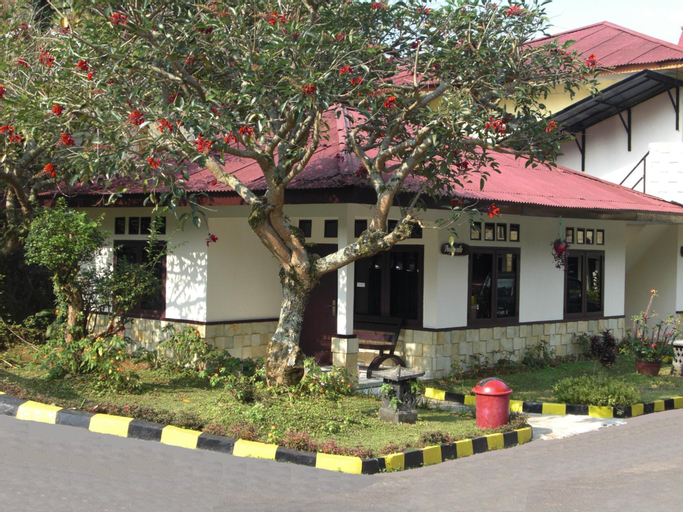 Exterior 15