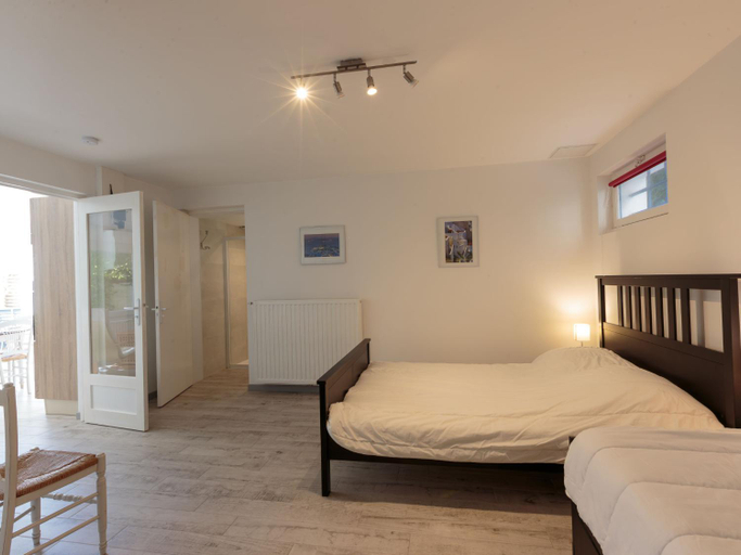 Bedroom 2, Apartment Les Mats-3 by Interhome, Charente-Maritime