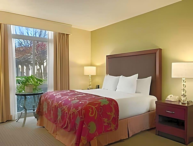 Bedroom 3, Oakland Airport Hotel, Alameda