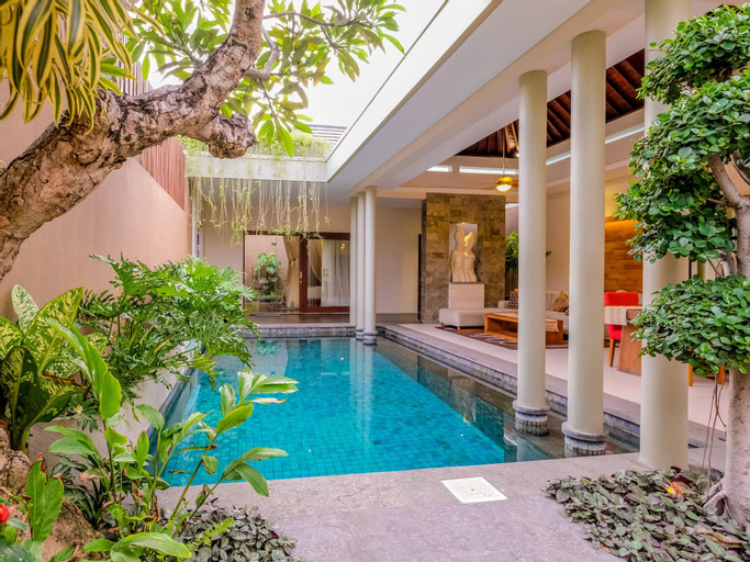 Swimming Pool 13