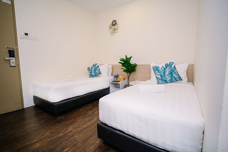 Bedroom 3, Swing & Pillows @ Z Hotel Cyberjaya, Sepang