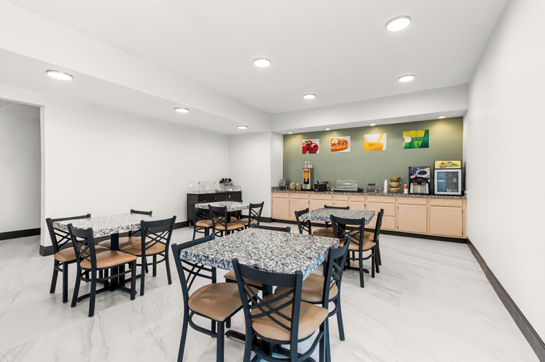 Food & Drinks 5, Quality Inn & Suites Kilgore-Longview, Gregg
