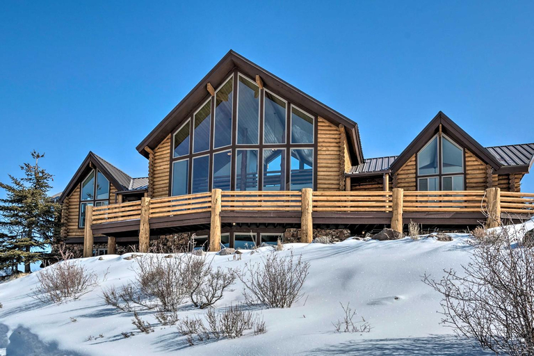 Luxe Mountain Cabin with Spa, 6 Mi to Park City!, Summit