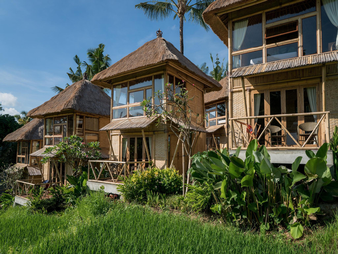 Exterior 4