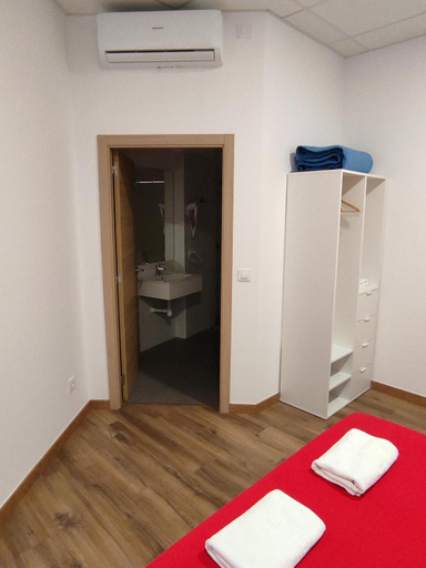 Bedroom 4, Albergue & Rooms Murgadan, A Coruña