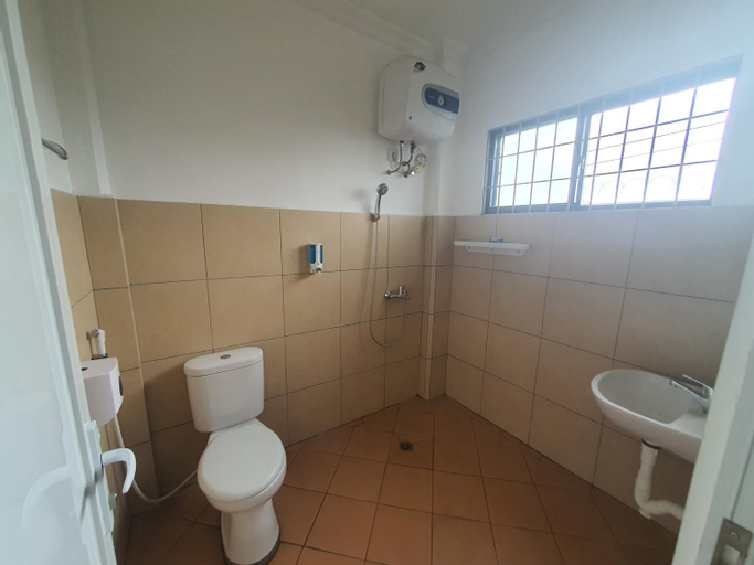 Bathroom 4