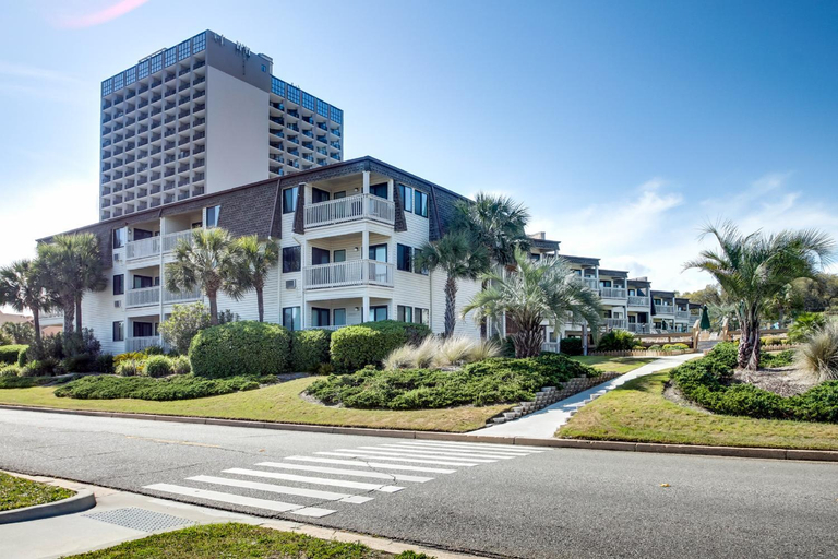 Exterior & Views