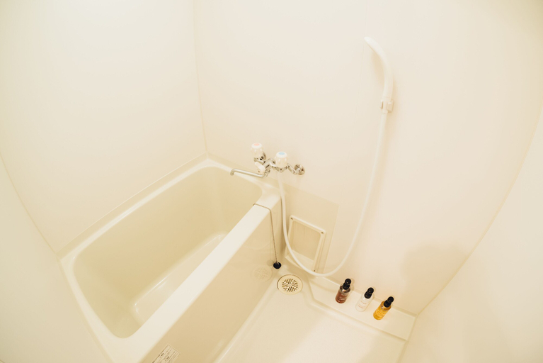 Bathroom 5, Royal Heights Sakuragawa Condominium, Osaka