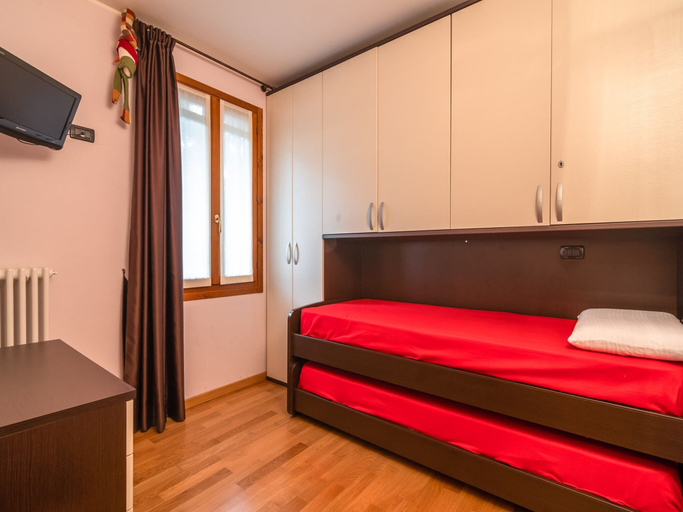 Bedroom 3, Belvilla by OYO Casa Cristina Meina Centro, Novara
