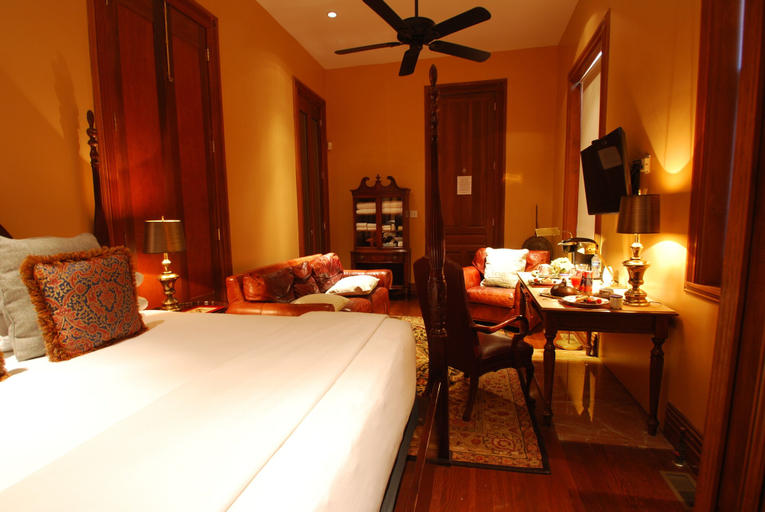 Bedroom 2, Grand Center Inn, Saint Louis