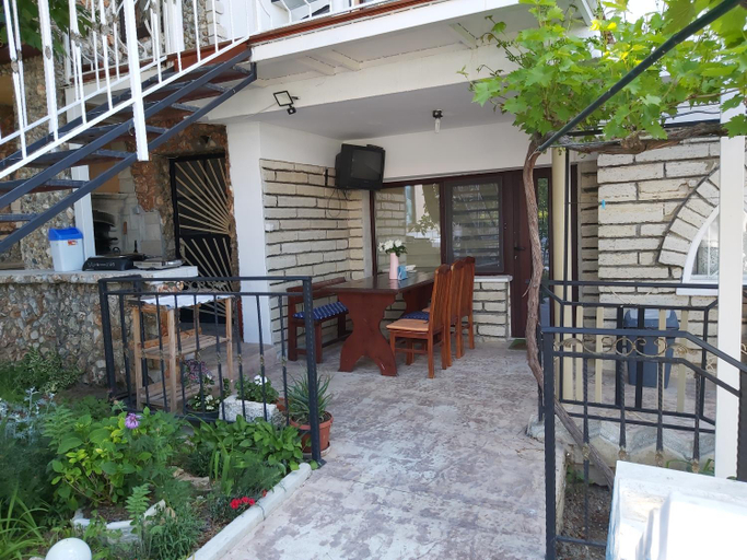 Others 5, Villa Bela, Balchik