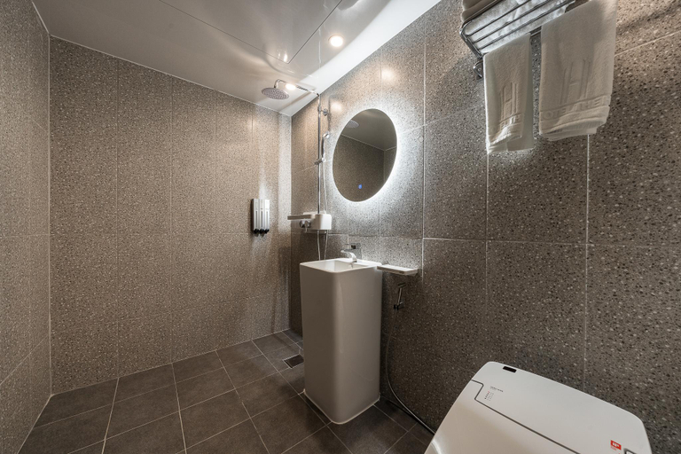Bathroom 5, Suncheon Hotel THE H, Suncheon
