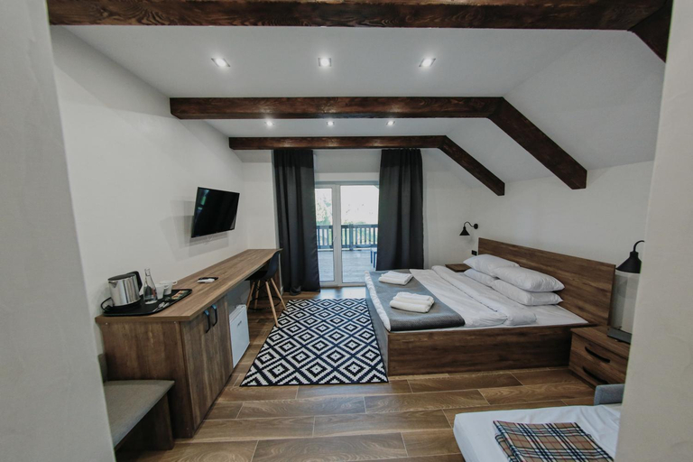 Others 2, Saliuk Lodge, Svaliavs'kyi