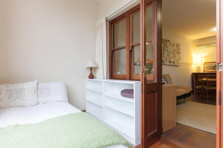 Bedroom 2, B3 Crawley Apartment 1 BRM & Sleepout near UWA, Perth
