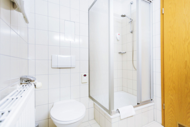 Bathroom 3, Aparthotel Tannenhof, Breisgau-Hochschwarzwald