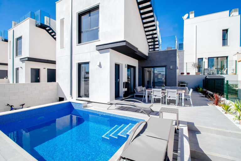 Others 3, Villa de lujo con piscina, Alicante