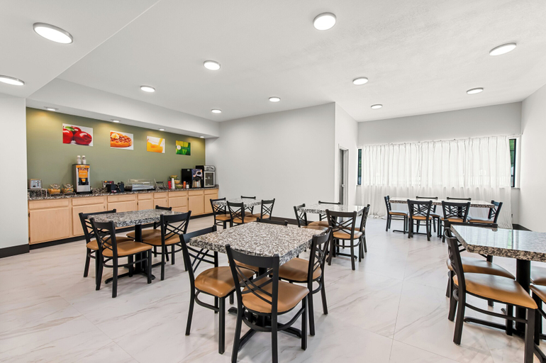 Food & Drinks 5, Quality Inn & Suites Kilgore-Longview, Gregg