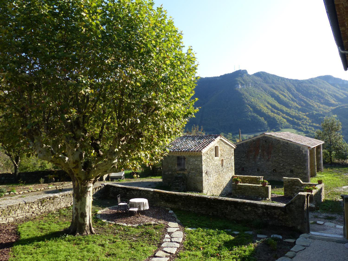 Others 3, L ' AMIRADOU, Drôme